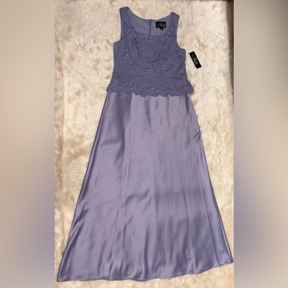 Alex Evenings Embroidered Lace Mock Two-Piece Gown - Picture 8 of 11